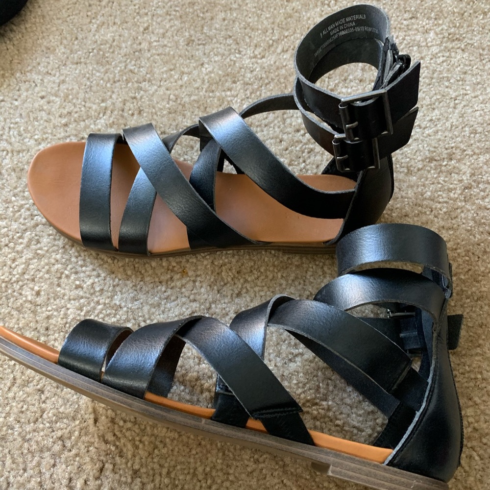 Women’s sandals